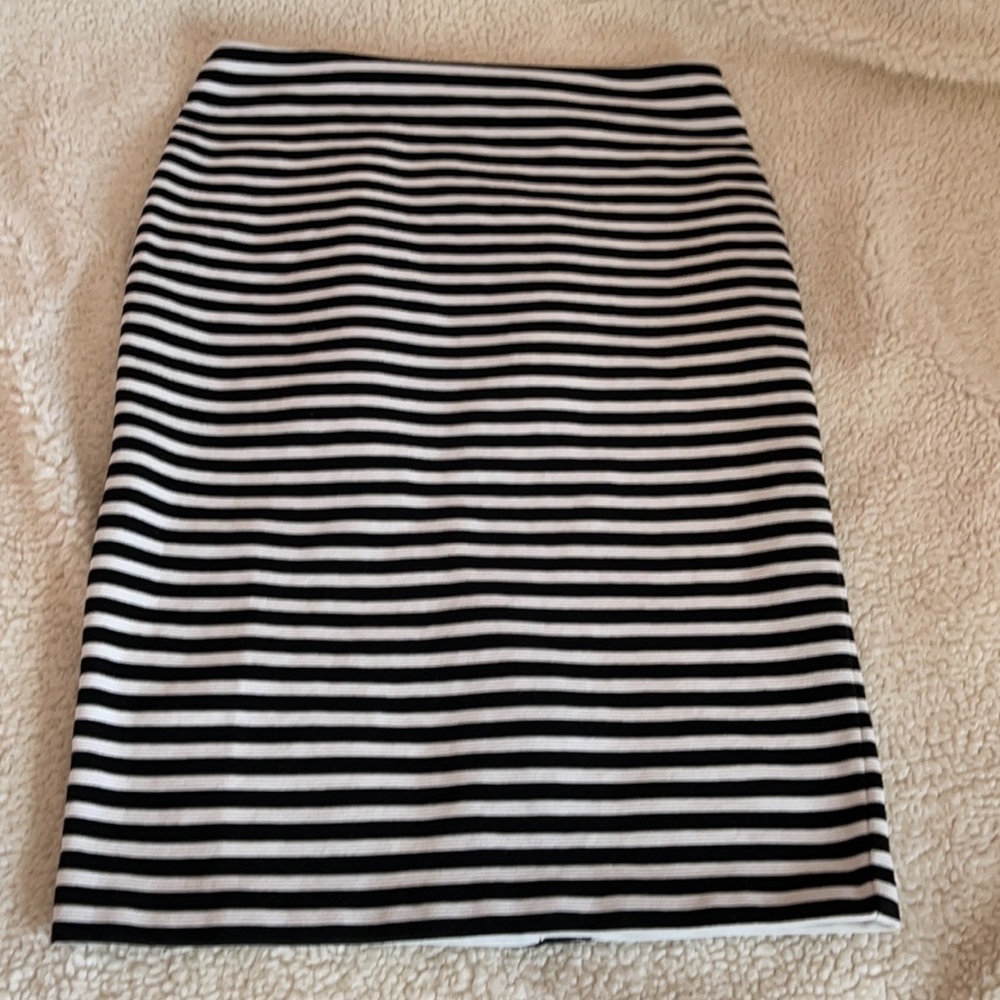 Black & white stretch pencil skirt